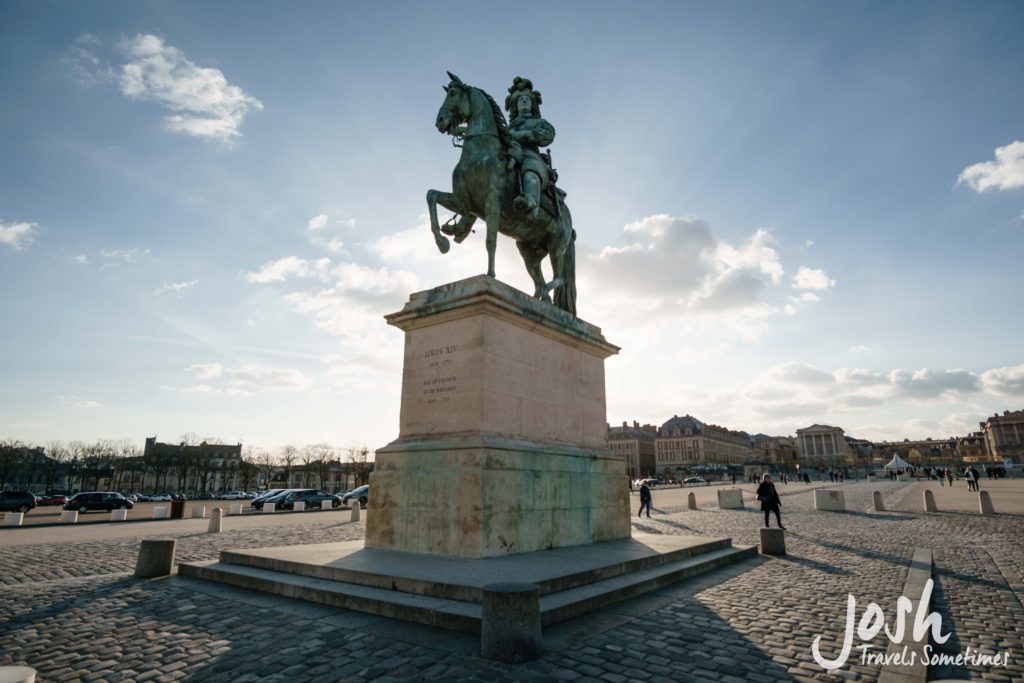 French king statue in France